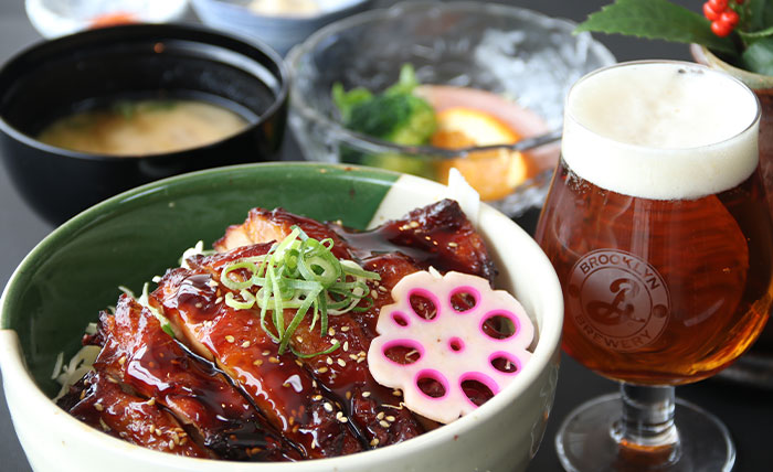 阿波尾鶏丼+クラフトビール1杯サービス